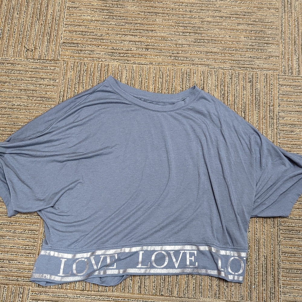 New York and Company Soho Street crop top